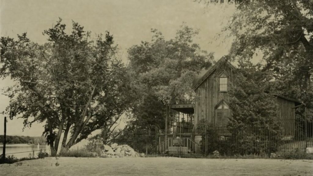 Bunnell house view from the Winona County Historical Society archives.